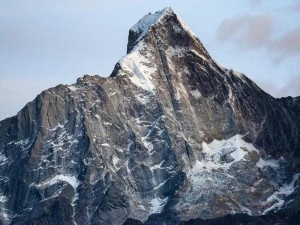 又大又白两座山峰-又大又白两座山峰，到底隐藏着怎样的秘密？