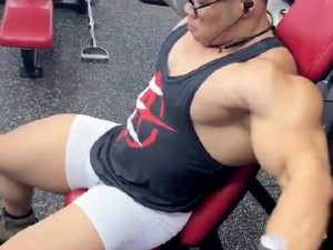 健身教练巨大粗爽Gay 健身教练的巨根是怎样的体验？Gay 男教练的粗爽训练让你欲罢不能